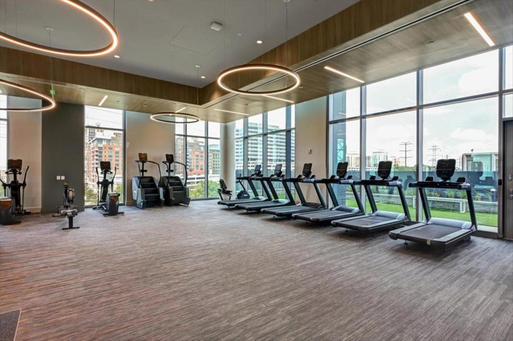 Global Luxury Suites At Town Center Reston Bagian luar foto